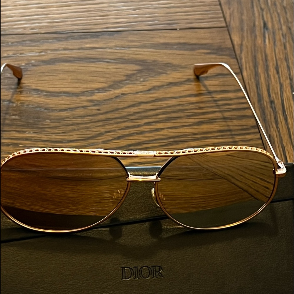 Gorgeous Dior sunglasses in perfect condition